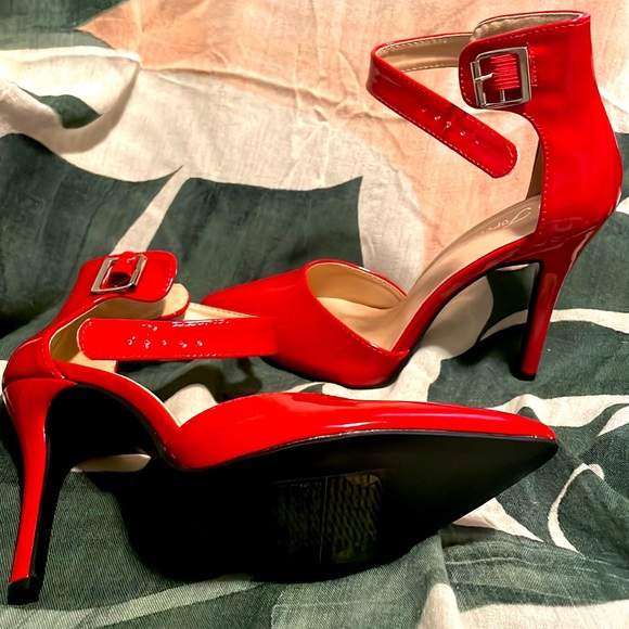 Red paten leather heels!! HOT!! - Picture 2 of 2